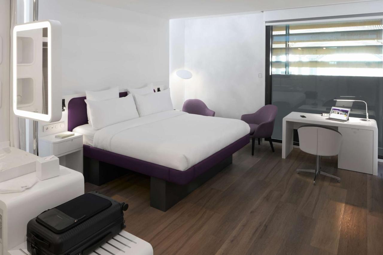 Yotelair Istanbul Airport, Duty Free - International Transit Area Exteriör bild